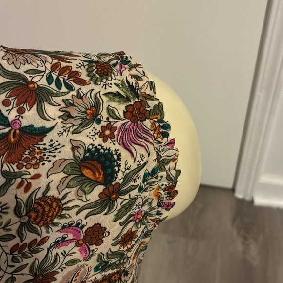 Anthropologie Maeve "Darby" Sleeveless Mockneck Smocked Floral Blouse - Picture 4 of 7